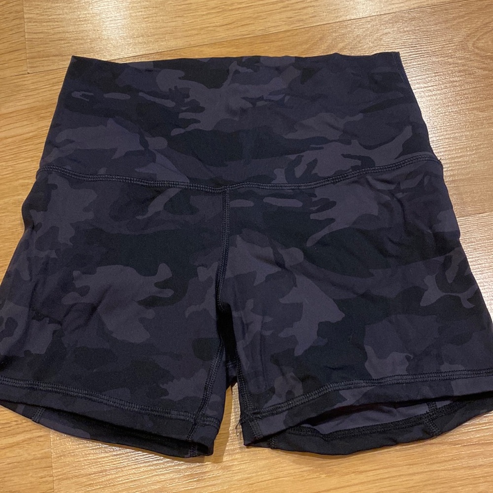 Camo biker shorts